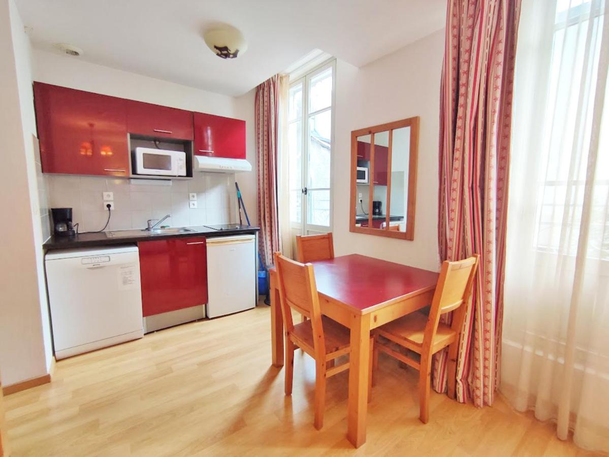 Le Bouquetin, Studio, Centre Luchon, Wifi, Casier A Skis, Ascenseur, 3 Personnes Bagneres-de-Luchon Exterior photo