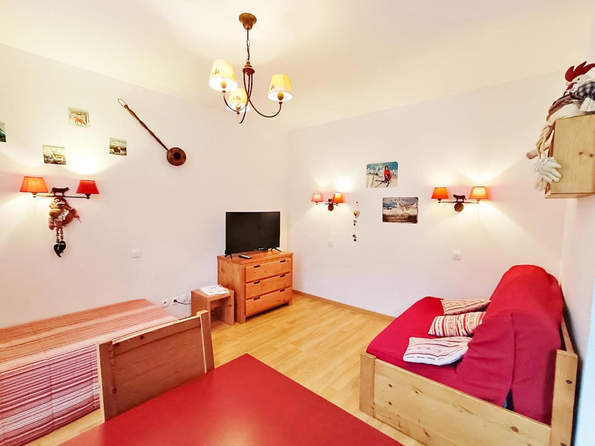 Le Bouquetin, Studio, Centre Luchon, Wifi, Casier A Skis, Ascenseur, 3 Personnes Bagneres-de-Luchon Exterior photo