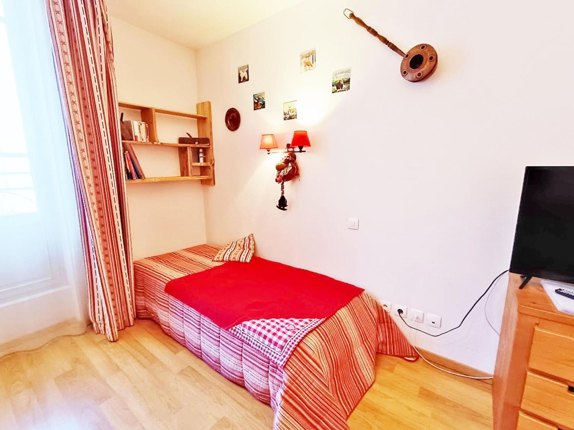 Le Bouquetin, Studio, Centre Luchon, Wifi, Casier A Skis, Ascenseur, 3 Personnes Bagneres-de-Luchon Exterior photo